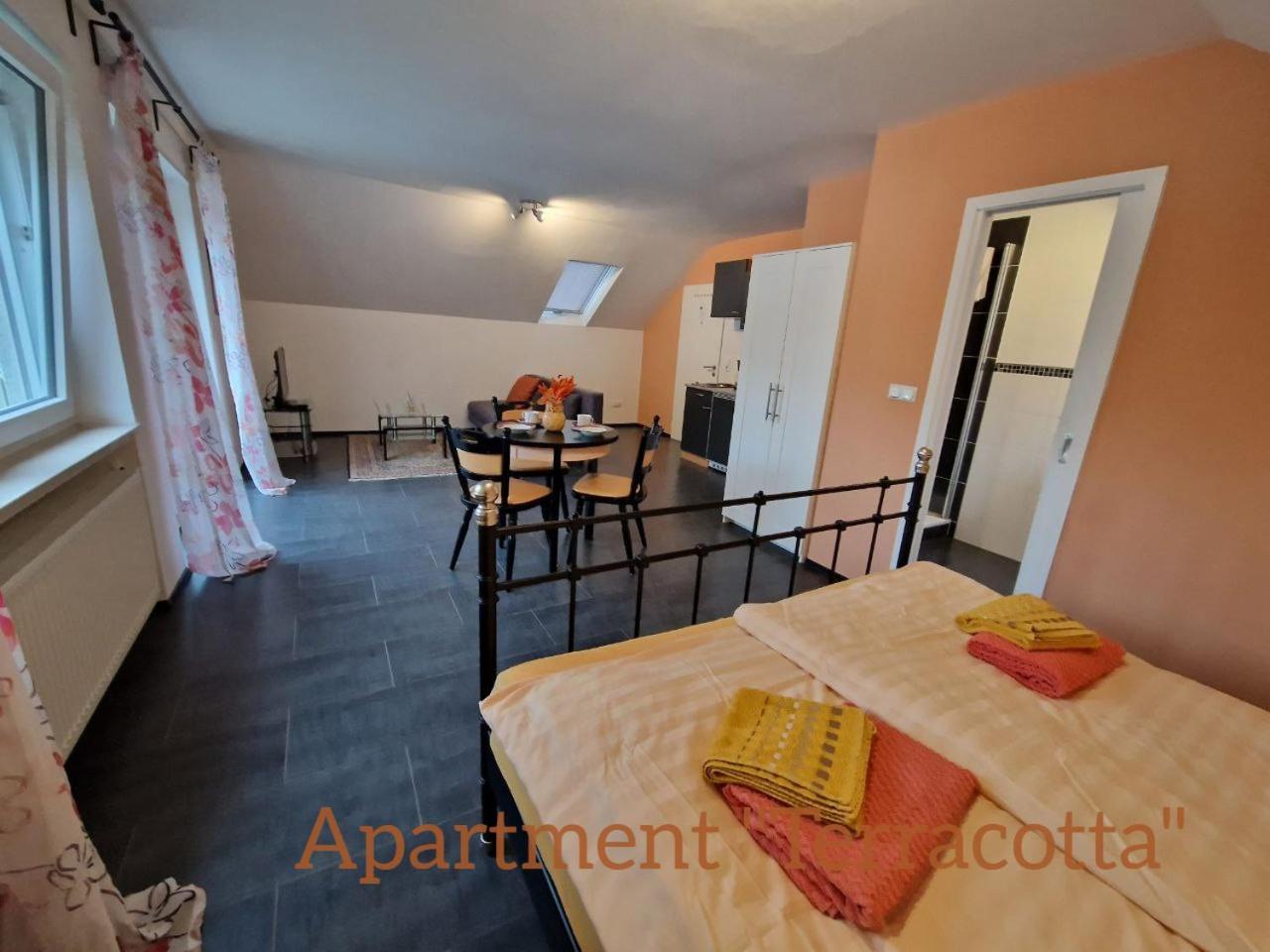 Weingut Im Moselkrampen Appartement Ellenz-Poltersdorf Buitenkant foto
