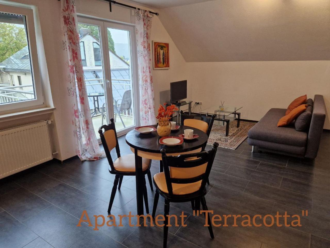 Weingut Im Moselkrampen Appartement Ellenz-Poltersdorf Buitenkant foto