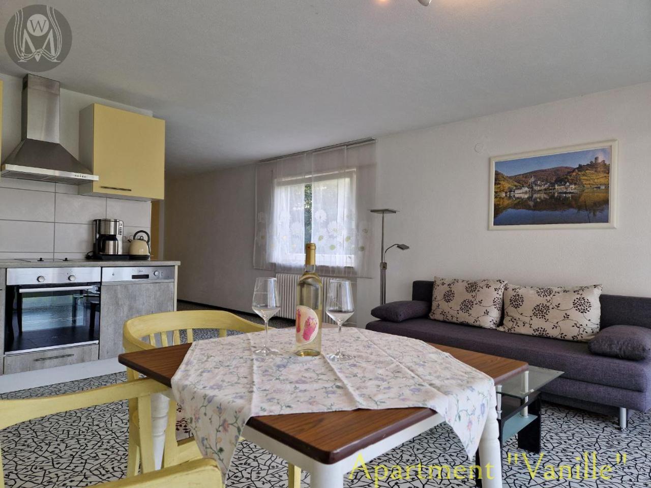 Weingut Im Moselkrampen Appartement Ellenz-Poltersdorf Buitenkant foto